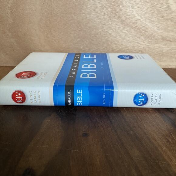 KJV / MEV Parallel Bible: King James Version / Modern English Version Hardcover - Picture 3 of 5